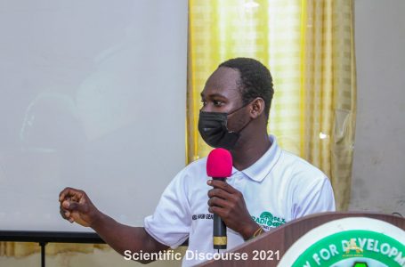 Radio Grin Manager calls on academics to utilize blogs and radio in research